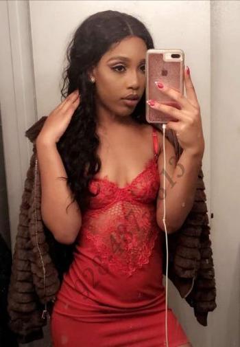 Sky, 24  female escort, Palm Springs