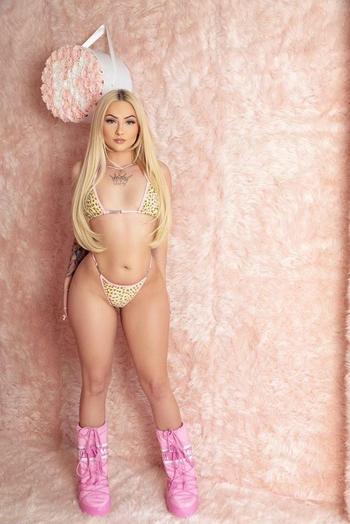 Skye, 21  female escort, Palm Springs