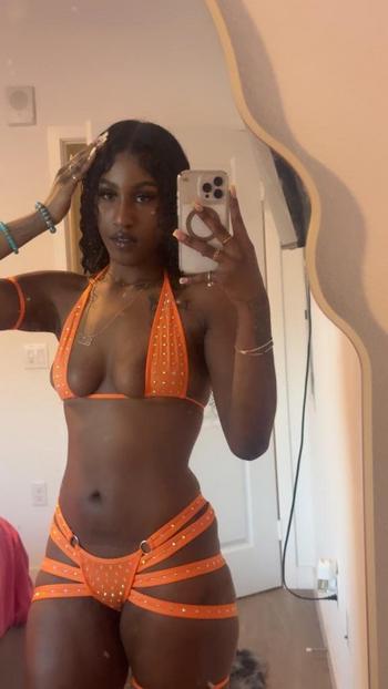 Shuga, 23  female escort, Palm Springs