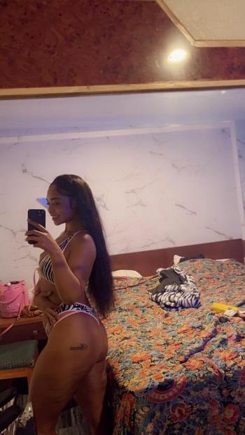 Juicy, 26  female escort, Palm Springs