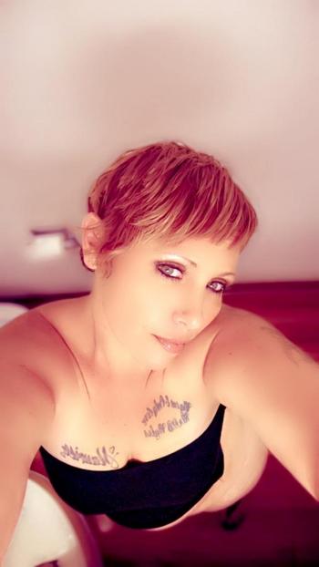 Thickness, 37  female escort, Palm Springs