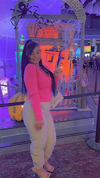 Juicy, 26  female escort, Palm Springs