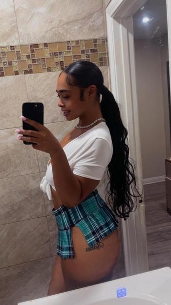 Juicy, 26  female escort, Palm Springs